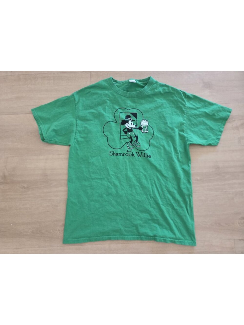 Fruit Of The Loom Mickie Mouse Shamrock Willie Green Cotton Tshirt Measures L